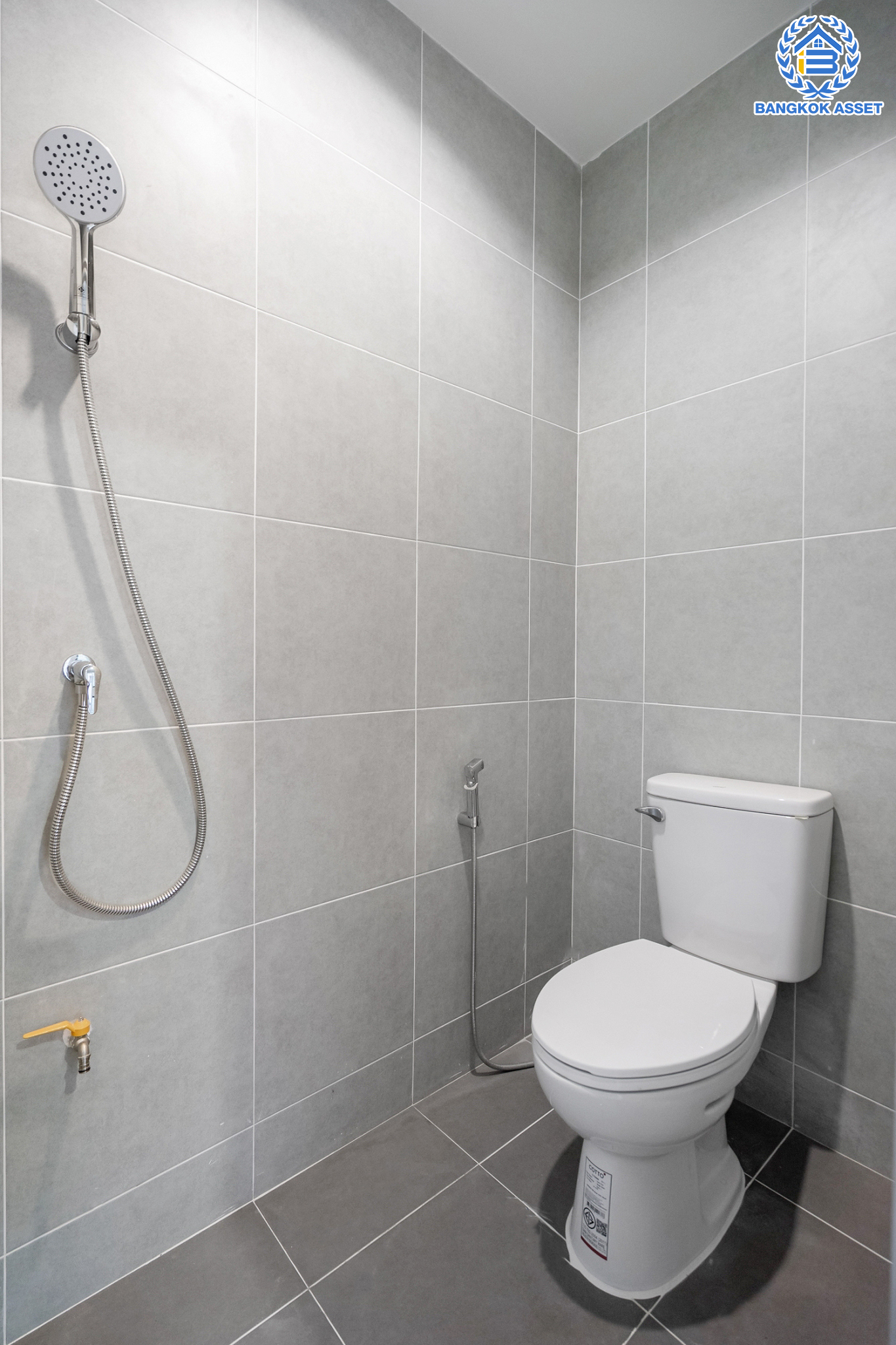 บ้านมือสองตกแต่งใหม่ หลังใหญ่พิเศษ! ม.มัณฑนา ปิ่นเกล้า-กาญจนาภิเษก (ซ.วัดพระเงิน) หลังมุม เนื้อที่ 128.6 ตร.ว. ฟังก์ชันจัดเต็ม 3 ห้องนอน 4 ห้องน้ำ 1 ห้องแม่บ้าน จอดรถได้ถึง 3 คัน เดินทางสะดวกสบาย บนทำเลติดถนนใหญ่ ใกล้เซ็นทรัลเวสต์เกต รถไฟฟ้าสายสีม่วง "สถานีตลาดบางใหญ่" และทางด่วนศรีรัช